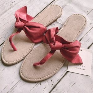 Lauren Conrad Faux Suede T Strap Thong Bowtie Flat Neutral Pink Sandals Size 7-8